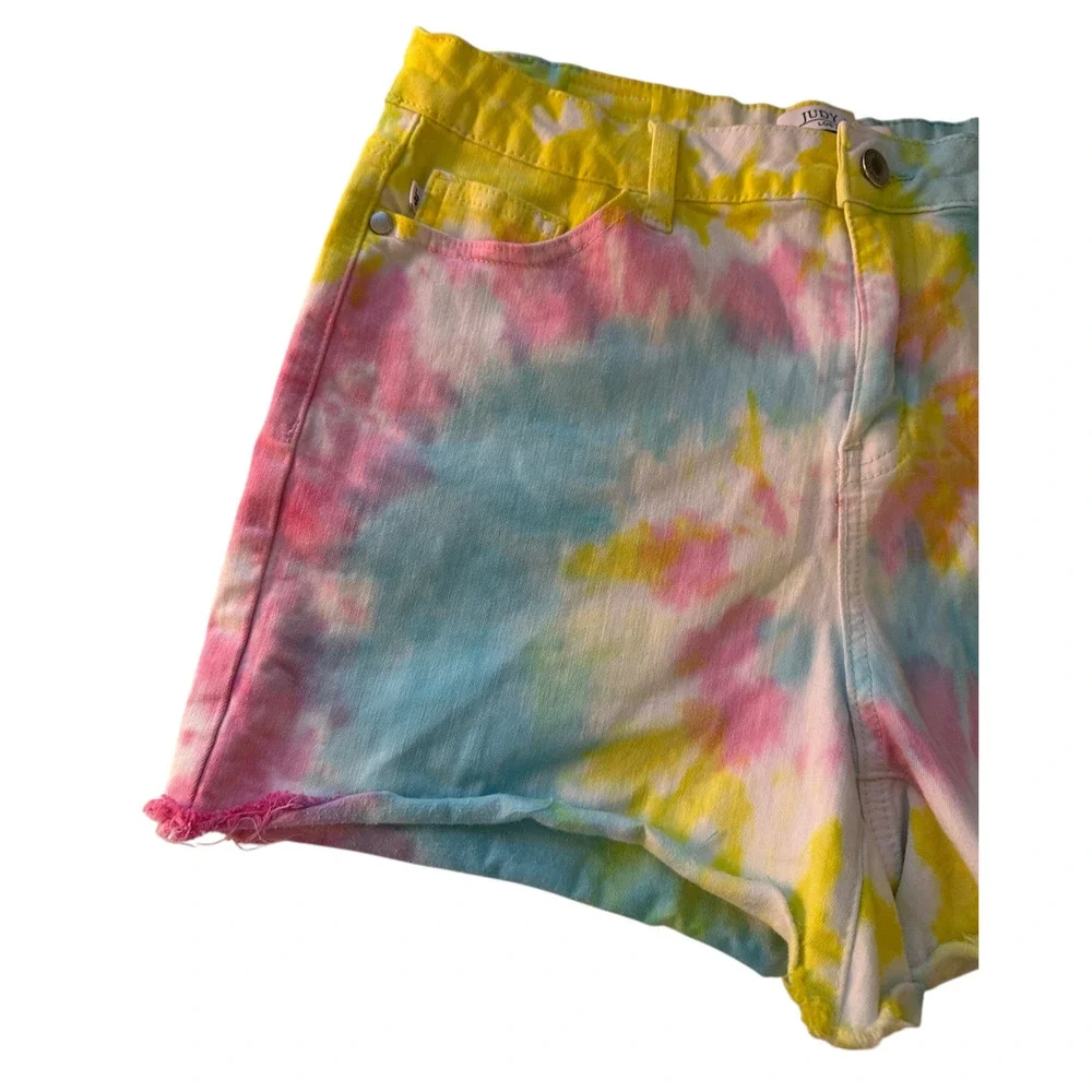 ✨2/$20 Judy Blue Swirl Tie Dye Raw Cut Off Denim Shorts Large Summer Festival - Picture 3 of 16